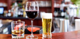 Un studiu științific asupra alcoolului: Care este cantitatea care NU scurtează viața?