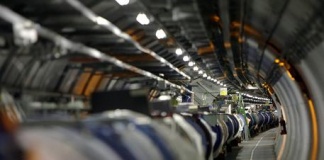 Exotica particulă Xi, o nouă descoperire făcută la acceleratorul de la Geneva