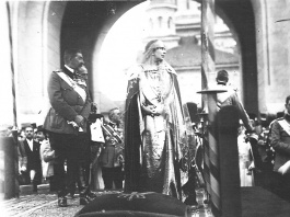 Expoziție | Regina Maria, ambasador irezistibil al istoriei și artei populare românești