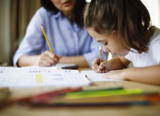 Un nou studiu privind cazurile de COVID-19 la copii