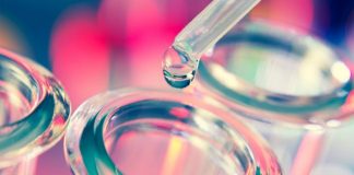 O combinație de trei medicamente antivirale accelerează vindecarea de COVID-19