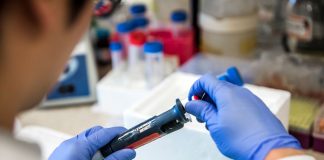 Un test pentru a prezice severitatea COVID-19, dezvoltat în Canada