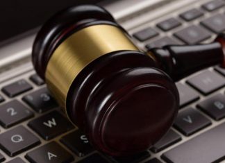 Premieră în Quebec: Acuzații de incitare la genocid pentru amenințări proferate online