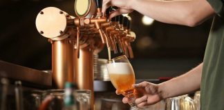 Quebec: Barurile nu vor mai servi alcool după 12 noaptea