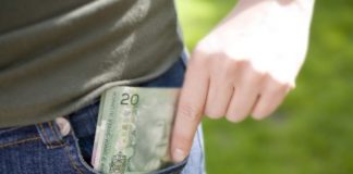 Majoritatea canadienilor sunt favorabili ideii unui venit de bază universal