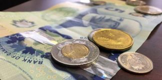 Perspective economice: COVID-19 a temperat optimismul financiar al canadienilor