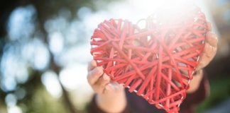 Altruismul ne face mai longevivi și mai fericiți