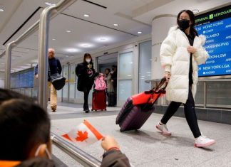 O dovadă de vaccinare pan-canadiană este pusă la dispoziția celor care călătoresc în afara țării