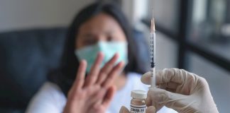Quebec: Penalitate financiară pentru persoanele care refuză vaccinarea