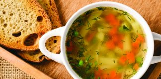 Ce mâncăm când suntem bolnavi? Cele mai bune zece mâncăruri și alimente