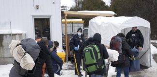 Complicatul drum Roxham