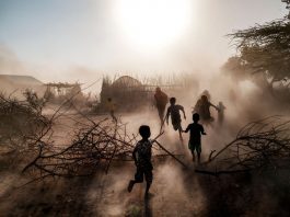Climat: 43 de milioane de copii deplasați în șase ani