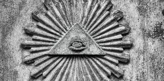 Teoriile conspiraționiste, populare în Canada, în special în rândul conservatorilor