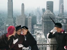 Expoziție de fotografie la Muzeul McCord: „Norman Parkinson: Toujours en vogue”