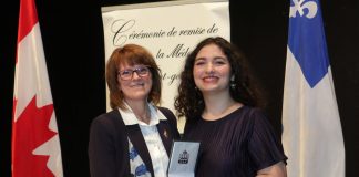 Tânăra Alexandra-Elena Chiru, decorată cu Medalia locotenent-guvernatorului pentru tineret