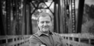 Clubul Arteon: Întâlnire cu scriitorul și cineastul Bogdan Ștefan, autorul volumului „1989: Le communisme raconté à ceux qui ne l’ont pas vécu”