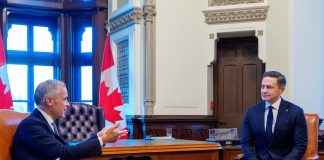 Politică federală: Popularitatea lui Poilievre atinge cel mai scăzut nivel de la preluarea conducerii PCC; Cota de aprobare a lui Carney, în creștere