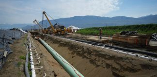 Nou oleoduct către Pacific: între acord politic și opoziție indigenă