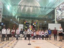 Eminescu, sărbătorit la Montreal de către elevii Școlii Junimea Română