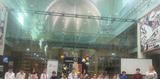 Eminescu, sărbătorit la Montreal de către elevii Școlii Junimea Română