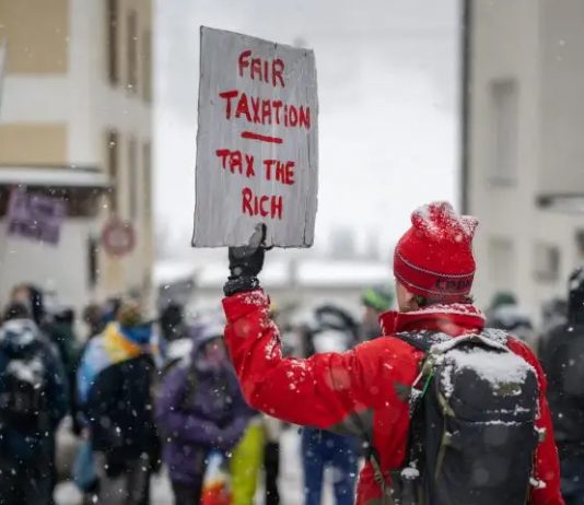 Bogații devin tot mai bogați, iar săracii tot mai săraci