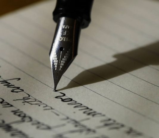 Memorie, atenție, învățare… Virtuțile nebănuite ale scrisului de mână